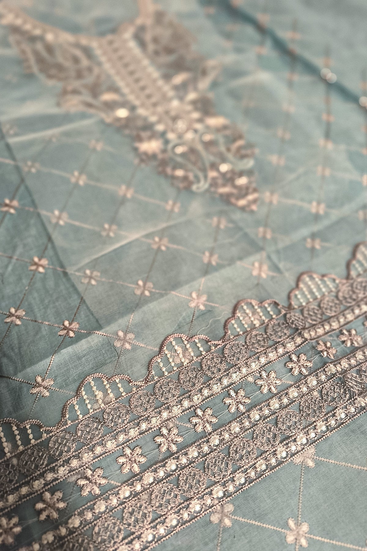 Asim Jofa Ebroided Lawn Unstitched 3 - Piece | Summer Collection - Tarz.e.Husan