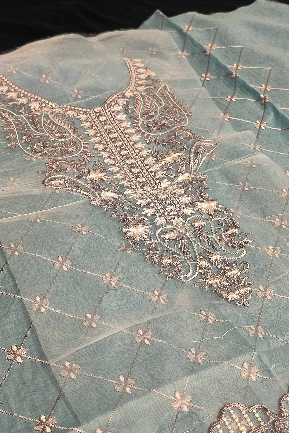 Asim Jofa Ebroided Lawn Unstitched 3 - Piece | Summer Collection - Tarz.e.Husan