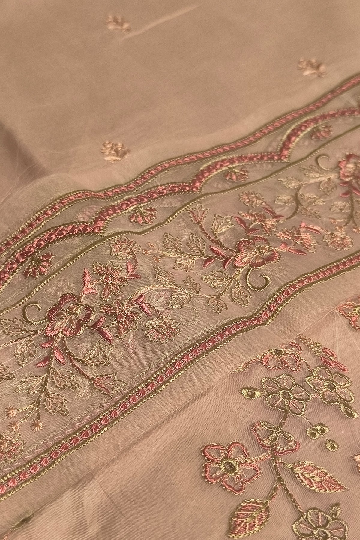 Batik Embroided Lawn Unstitched 3 - Piece | Summer Collection - Tarz.e.Husan