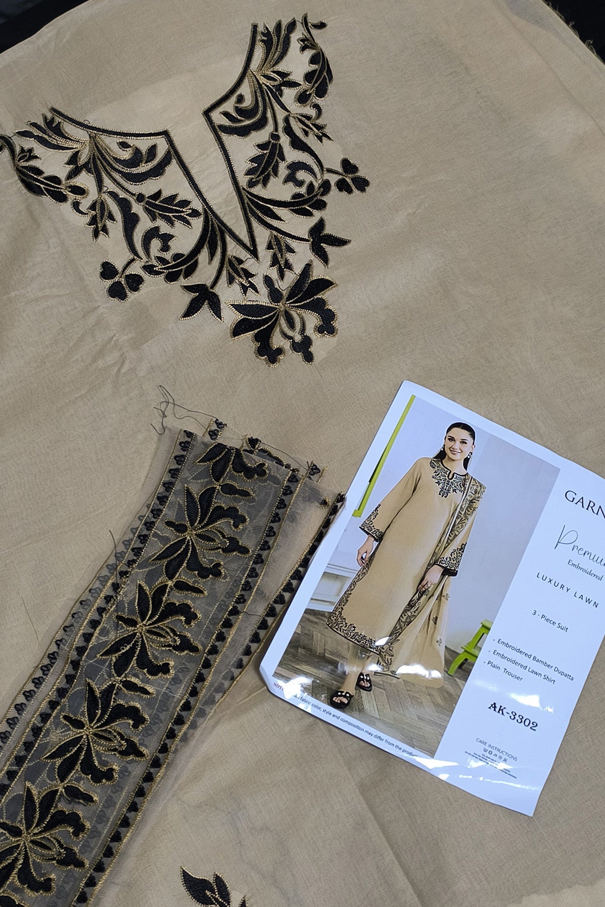 Garent Embroided Lawn Unstitched 3 - Piece | Summer Collection - Tarz.e.Husan